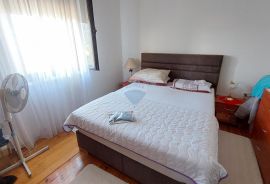 Kastav, Centar, 2S + DB, sa terasom i pogledom na more, Kastav, Apartamento