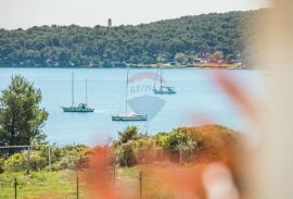 MEDULIN,  kuća na odličnoj lokaciji 300m od mora, pogled, Medulin, Kuća