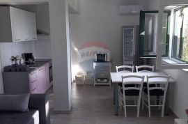 OPATIJA,OPRIĆ- stan 2S+DB sa vrtom, parkingom, terasom, pogledom na more, Opatija - Okolica, Appartement