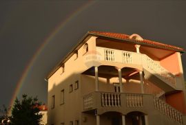 Istra, okolica Pule i Fažane, kuća s 4 stana, Vodnjan, بيت