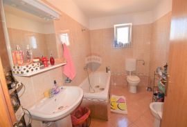 N.Vinodolski, Stan 126m2, 3SB+DB, 250 m od mora, pogled!, Novi Vinodolski, Appartement