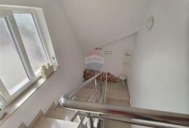 N.Vinodolski, Stan 126m2, 3SB+DB, 250 m od mora, pogled!, Novi Vinodolski, Appartement