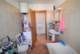 N.Vinodolski, Stan 126m2, 3SB+DB, 250 m od mora, pogled!, Novi Vinodolski, Appartement