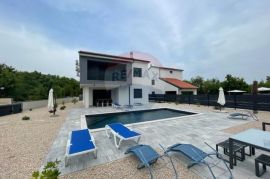 Otok Krk, Šilo-okolica, samostojeća vila s bazenom, 160 m2, Dobrinj, Casa