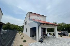 Otok Krk, Šilo-okolica,samostojeća vila s bazenom,160 m2, Dobrinj, Famiglia