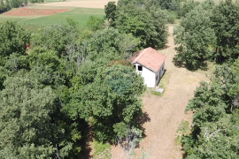 Istra, Višnjan - Samostojeća kuća sa 4900 m2 okućnice, Višnjan, Haus