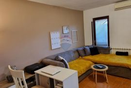 Istra, Pula stan 150m2 + dvorište 300 m2, Pula, Apartamento