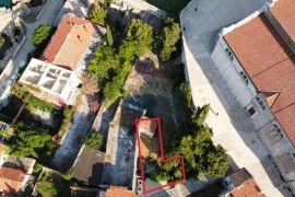 Rovinj-neponovljiva prilika za investiciju-parcela ispod crkve SV.Eufemije, Rovinj, أرض