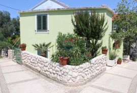 OTOK CRES, VALUN - KUĆA S 2 STANA, BLIZINA MORA, Cres, Casa