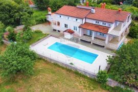 Rovinj,okolica,samostojeća kuća 260m2 na 1500m2 okućnice-otvoreni pogled na more, Rovinj, Haus