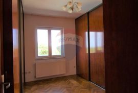 Rovinj,okolica,samostojeća kuća 260m2 na 1500m2 okućnice-otvoreni pogled na more, Rovinj, House