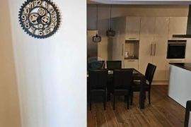 MATULJI-NOVOGRADNJA, stan sa bazenom, jacuzzijem, saunom  i okućnicom, Matulji, Apartamento