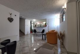 Velika Gorica, hotel 1.300 m2, 25 soba, wellness, Velika Gorica, Poslovni prostor