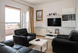 Otok Rab, 2 S + DB, 2 terase,  pogled na more, Rab, Apartamento