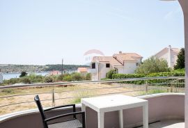 Otok Rab, Barbat, 2 SB + DB s 2 terase, Rab, Appartement