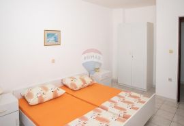 Otok Rab, Barbat,  obiteljska kuća 350m2, Rab, House