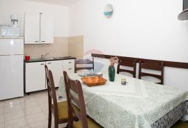 Otok Rab, Barbat,  obiteljska kuća 350m2, Rab, House