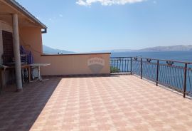 Senj, kuća s tri stana, prodaje se, Senj, Casa