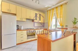 Prizemnica sa okućnicom od 2.071 m2, kategorizirana za iznajmljivanje, Ližnjan, House