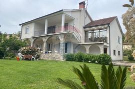 IKA - Obiteljska kuća 390m2, Opatija - Okolica, Haus