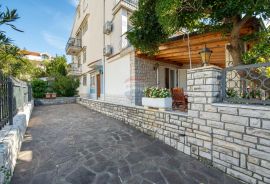 Selce, prekrasna villa od 600 m2 sa okućnicom od 720 m2, Crikvenica, Σπίτι