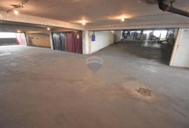 ZAGREB- ULICA GRADA VUKOVARA, skladišno/poslovni prostor 872 m2, 2 100 EUR, Trnje, Gewerbeimmobilie