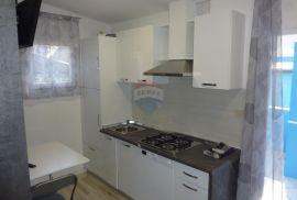 Apartmansko-turističko naselje kod Novigrada, Novigrad, Poslovni prostor