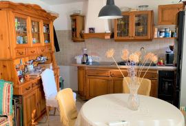 Rovinj,renovirana kuća-183m2- u centru s terasom, Rovinj, House