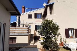 Istra, Poreč, samostojeća apartmanska kuća samo nekoliko minuta do centra grada - 617m2, Poreč, Casa