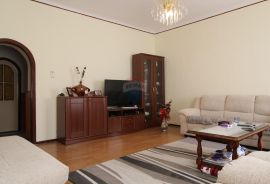 Rijeka, Korzo, 2S+DB stan površine 98m2, Rijeka, Apartamento