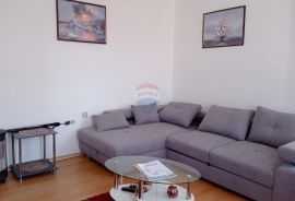 Jadranovo, samostojeća kuća sa tri apartmana, 185 m2, prodaje se, Crikvenica, Casa