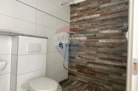 Otok Krk,Čižići, 2S+DB, 70 m2, bazen, na samom moru !!!, Dobrinj, Appartment