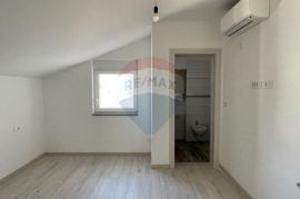 Otok Krk,Čižići, 2S+DB, 70 m2, bazen, na samom moru !!!, Dobrinj, Wohnung