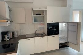 Otok Krk,Čižići, 2S+DB, 70 m2, bazen, na samom moru !!!, Dobrinj, Kвартира