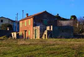 ISTRA, KANFANAR - Kompleks od 2 kuće i 6052 m2 građevinskog zemljišta s pogledom na more, Kanfanar, Σπίτι