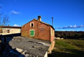 ISTRA, KANFANAR - Kompleks od 2 kuće i 6052 m2 građevinskog zemljišta s pogledom na more, Kanfanar, Kuća