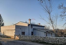 Istra, Svetvinčenat, parcela s kućom na prekrasnoj lokaciji, Svetvinčenat, House