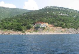 Sv. Juraj, Senj, kuća sa 4 apartmana, 1. red do mora, Senj, Maison