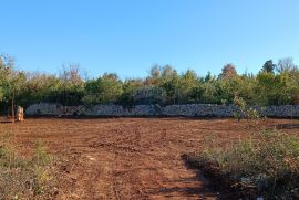 Istra, Peroj, atraktivno zemljište, 200m od plaže, Vodnjan, Land