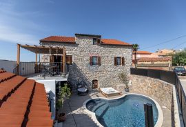 Otok Krk, Risika, luksuzna vila s bazenom, 240 m2, Vrbnik, Famiglia