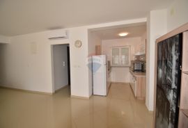 Smokvica, N.Vinodolski, Stan 2SB+DB, 1. kat, 150 m od mora, terasa, Novi Vinodolski, Appartement