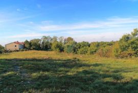 Sveti Lovreč - okolica, građevinsko i poljoprivredno zemljište na mirnoj lokaciji, Tinjan, Zemljište