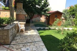 APARTMANSKA KUĆA 250 m OD PLAŽE, Medulin, Famiglia