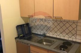 APARTMANSKA KUĆA 250 m OD PLAŽE, Medulin, Casa