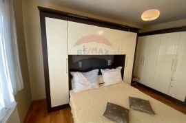 APARTMANSKA KUĆA 250 m OD PLAŽE, Medulin, House