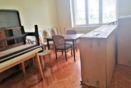 Karlovac; Zvijezda, djelomično renoviran stan od 70,96 m2 u starom centru grada, Karlovac, Apartamento