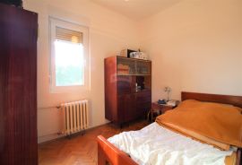 OPATIJA- stan 100 m2 sa garažom, okućnicom, pogledom na more, Opatija, Apartamento