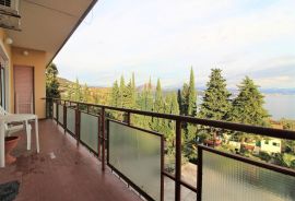 OPATIJA- stan 100 m2 sa garažom, okućnicom, pogledom na more, Opatija, Daire