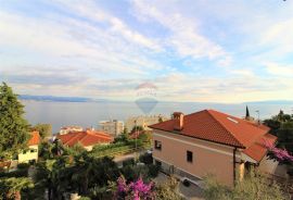 OPATIJA- stan 100 m2 sa garažom, okućnicom, pogledom na more, Opatija, Apartamento