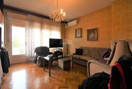 OPATIJA- stan 100 m2 sa garažom, okućnicom, pogledom na more, Opatija, Apartamento